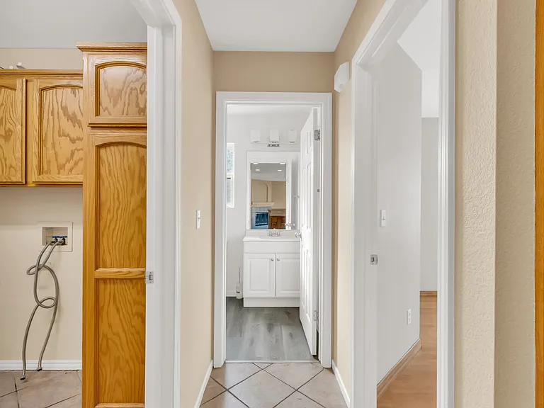 10118 Hampton Oak Dr — Photo 46