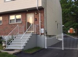 26 Giddings St, Hartford, CT 06106