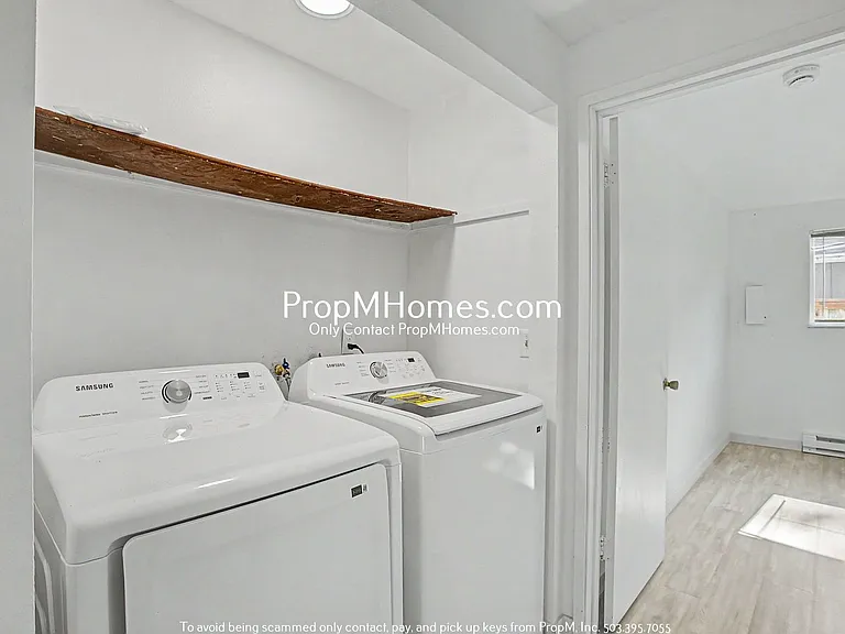 2216 SE Tacoma St — Photo 16