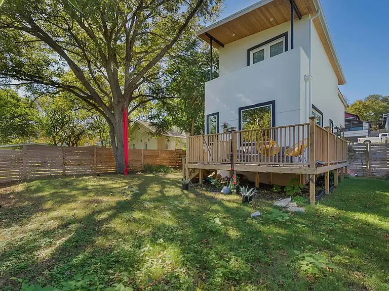 1301 Luna St #2 — Photo 3