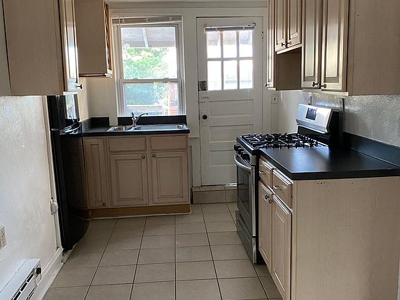 4th image of 623 Westover Ave #A