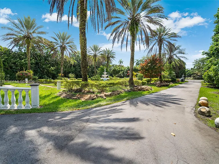 14401 Sunset Ln — Photo 3