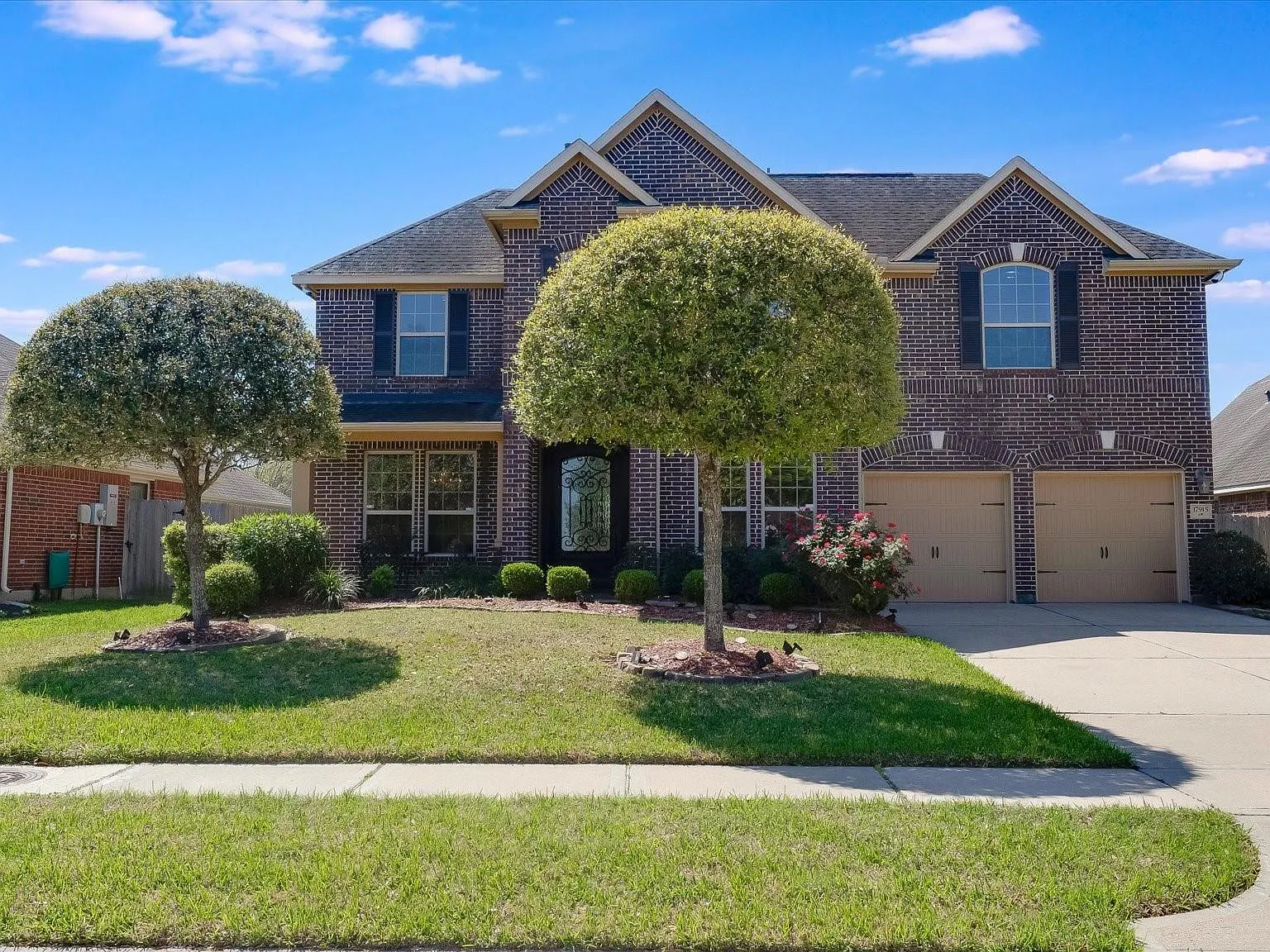 4 bed, 3.5 bath, 3287 sqft, $5,000 — Photo 1