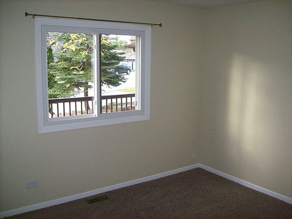 5th image of 16764 S Lakewood Dr