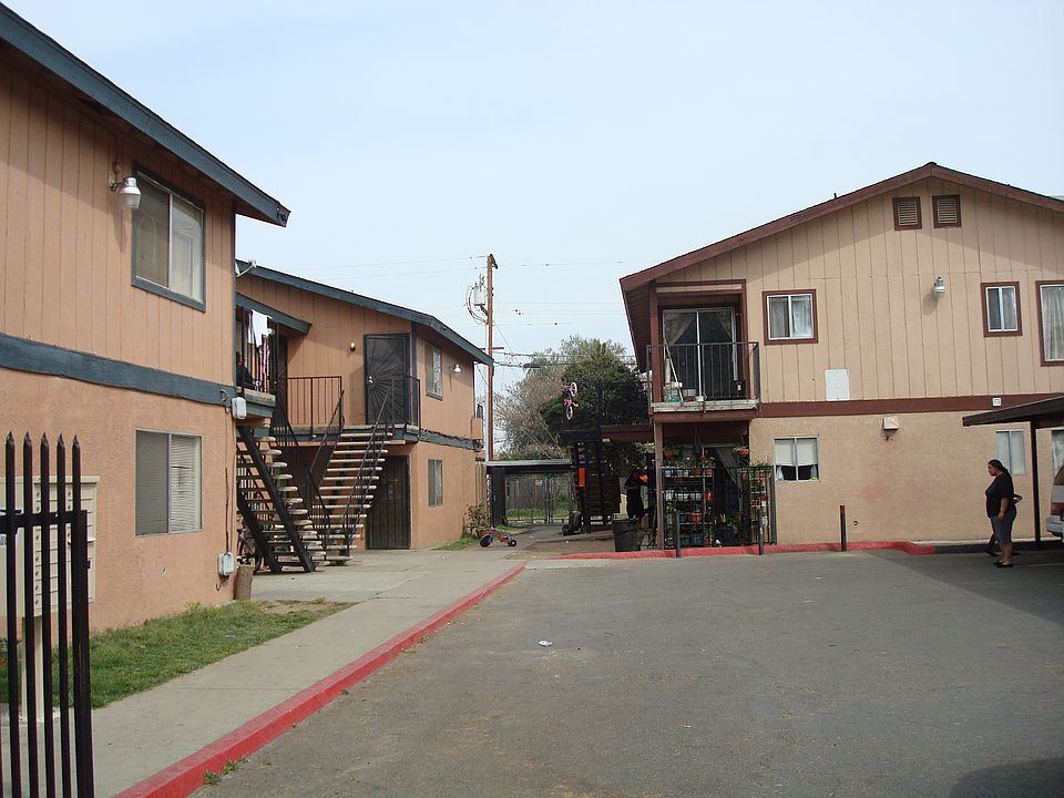 1st image of 460 N Glenn Ave APT 101