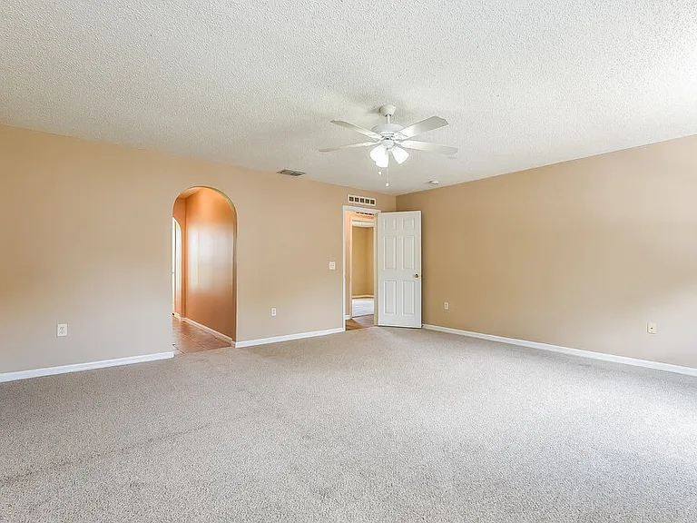 1113 Benan Ct — Photo 11