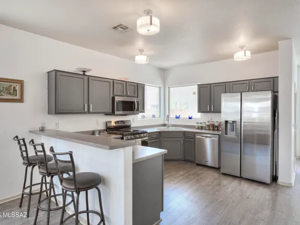 103 W Camino Rio Chiquito, Sahuarita, AZ 85629