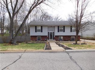 700 Forest Run Dr, Eureka, MO