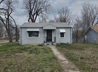 422 NW Paramore St, Topeka, KS 66608