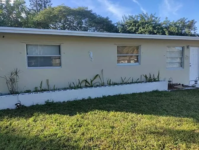 1637 NW 18th Ave