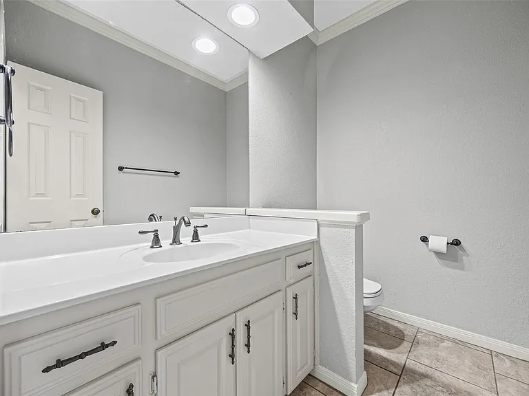 114 Paragon Ct — Photo 6