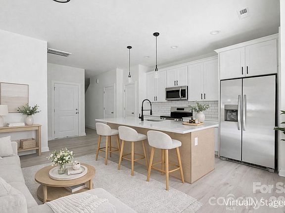 4th image of 659 Stillgreen Ln
