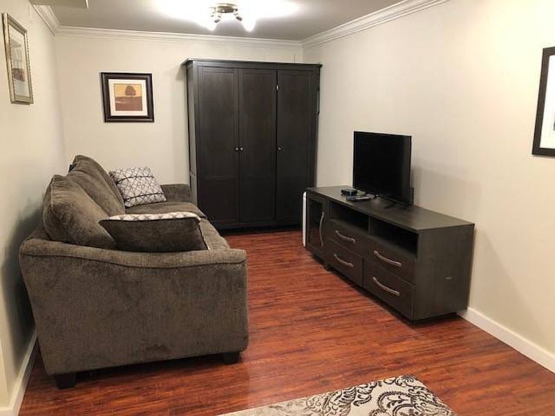 West Vancouver Apartment for rent - 2 Bedrooms — photo 12