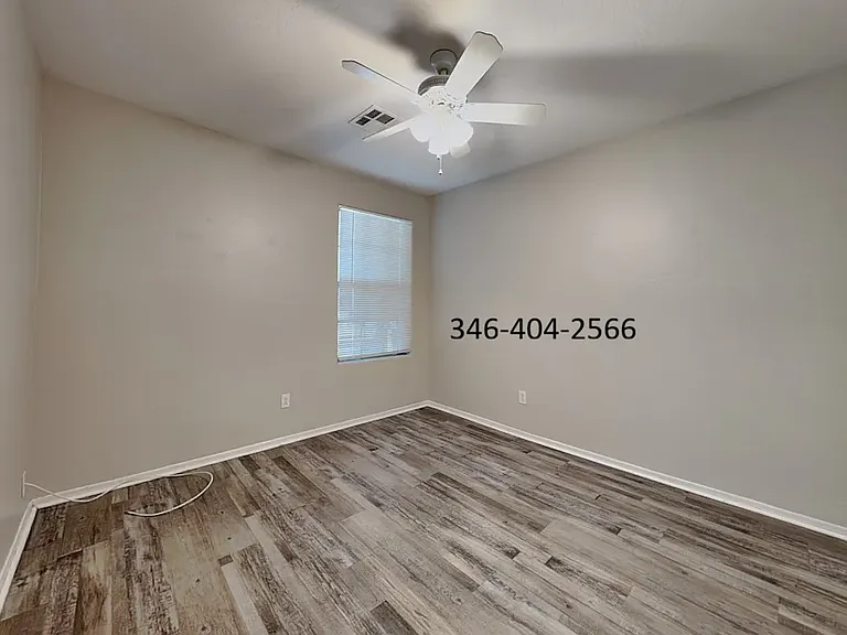 7230 W Townley Ave — Photo 4