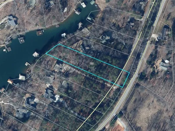138 E Cove Dr, Six Mile, SC 29682