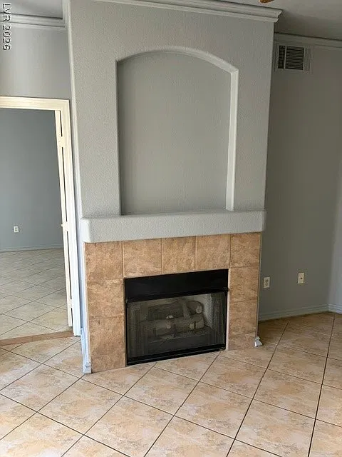 2 bed, 2.0 bath, 962 sqft, $1,425 — Photo 2