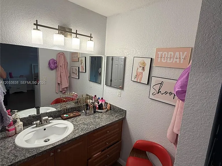 1315 Hampton Blvd #1315 — Photo 19