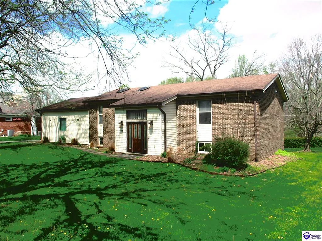 4 bed, 2534 sqft, $2,600 — Photo 1