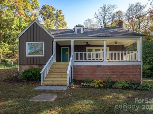 130 Brooks Cove Rd, Candler, NC 28715