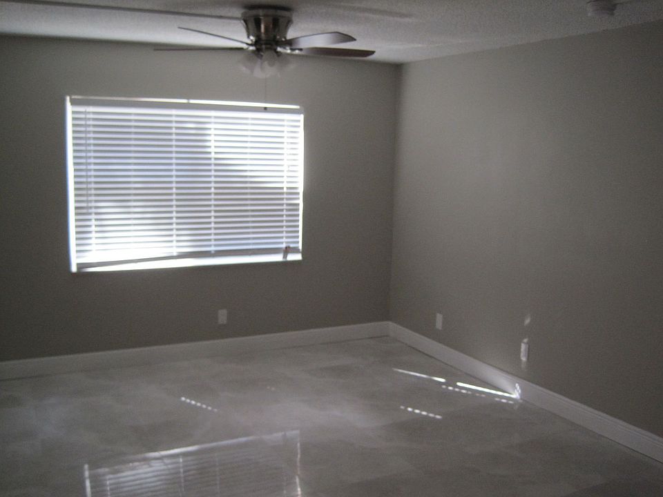2nd image of 1640 N Dixie Hwy APT 4