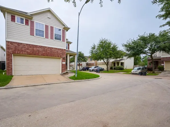 3747 W Ashford Villa Ln, Houston, TX 77082
