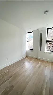 Rented by Jonis Realty | media 3