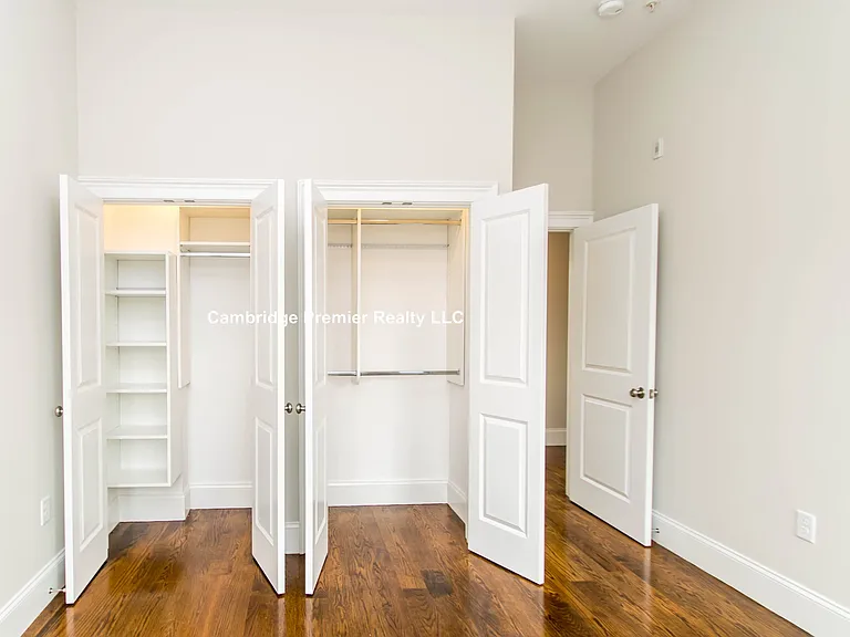 122 Columbia St #3 — Photo 6