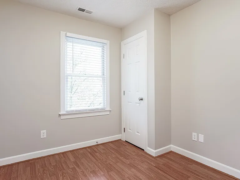 212 Sleepy Creek Dr — Photo 15