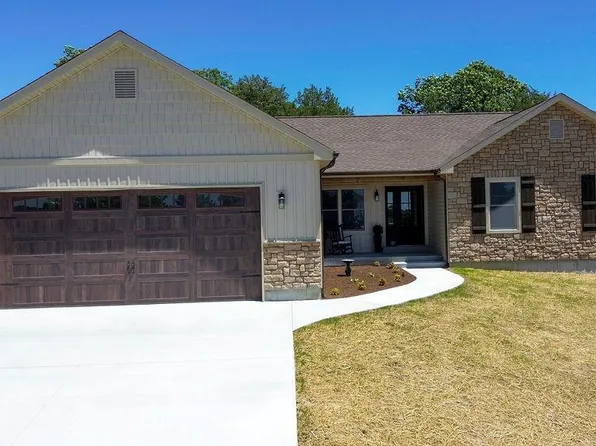 1562 Delaine Ave, De Soto, MO 63020