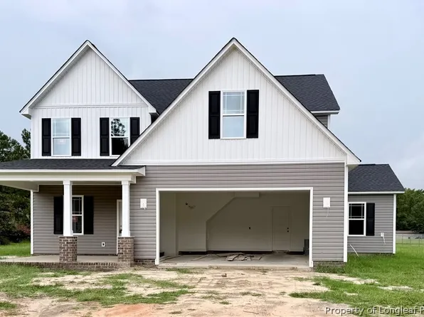 1934 Sunshine Ct, Hope Mills, NC 28348
