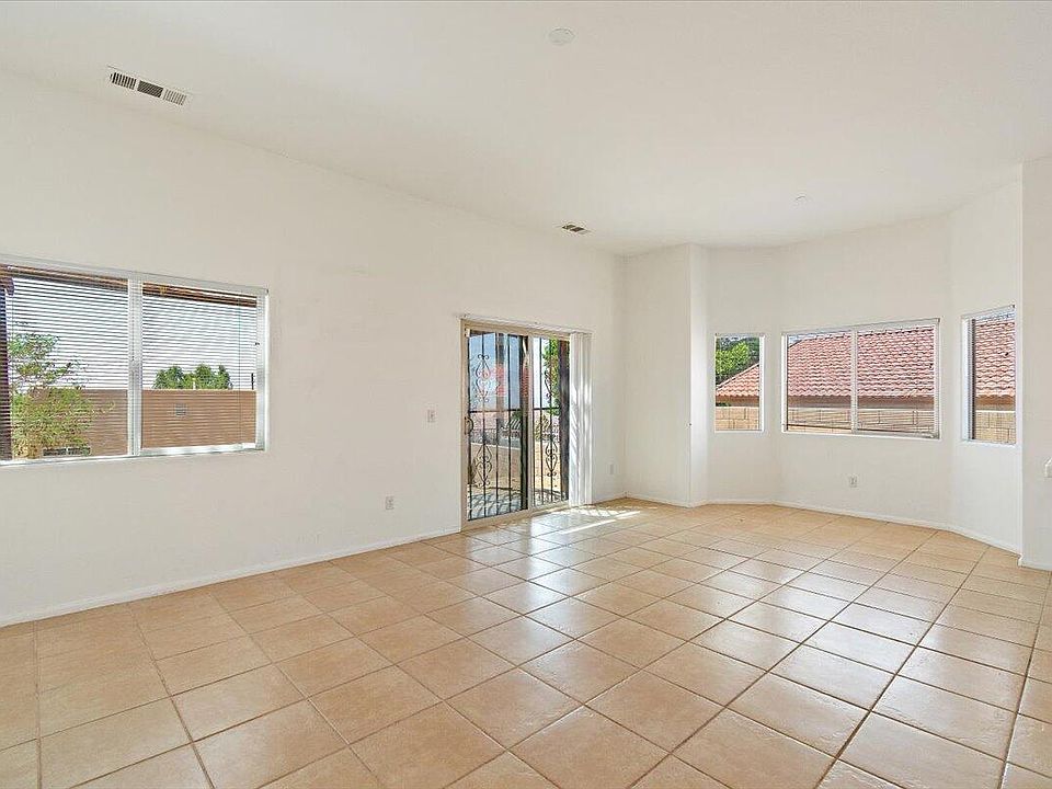 1st image of 68193 Calle Blanco