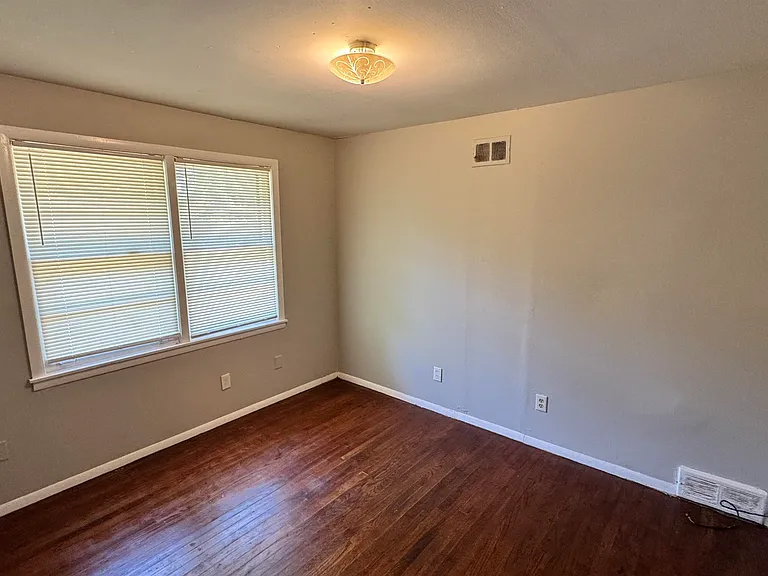 4956 Durbin Ave — Photo 13