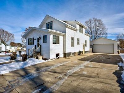 1402 S Pearl St, New London, WI, 54961