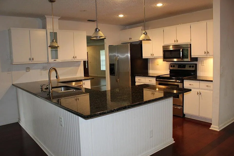 Building Photo - 13880 Paddock Dr