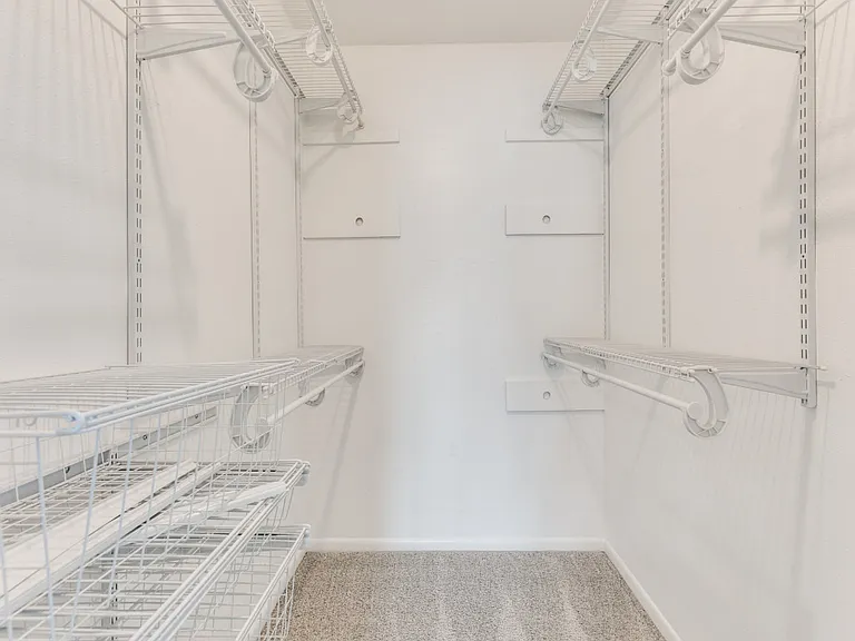 7335 Reed Rd — Photo 36