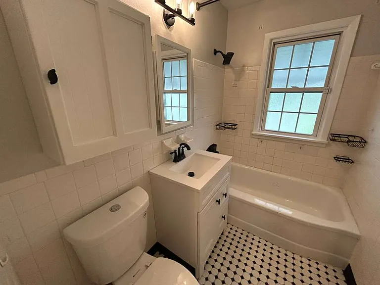 26901 Farringdon Ave — Photo 20