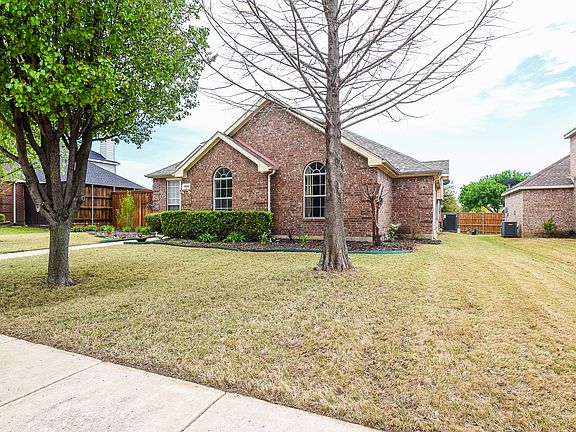 2nd image of 7885 Greenvalley Ln