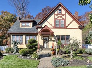 481 1st St, Oradell, NJ 07649