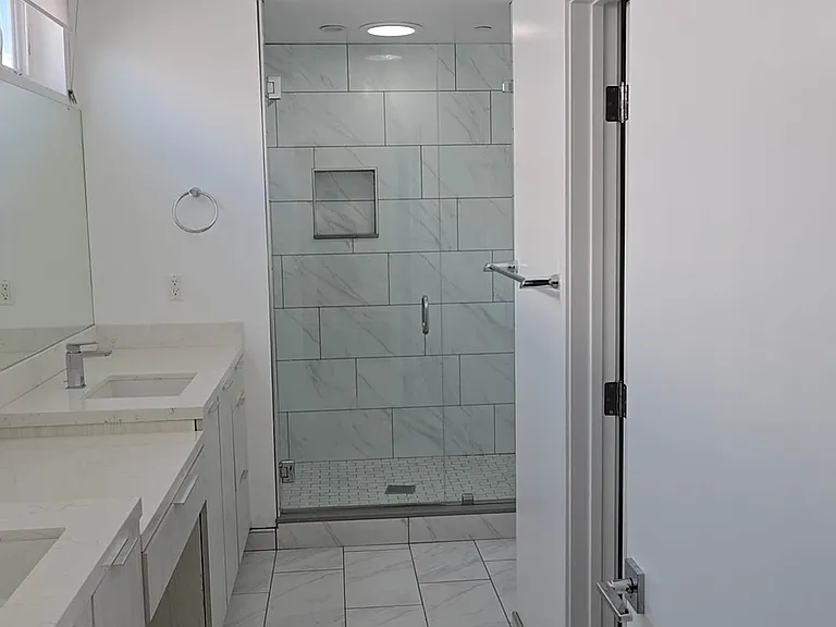 319 S Serrano Ave #1/2 — Photo 9