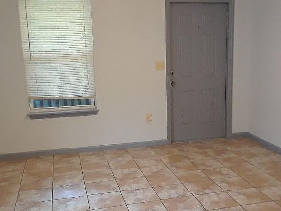 4th image of 7606 Rhode Island Dr