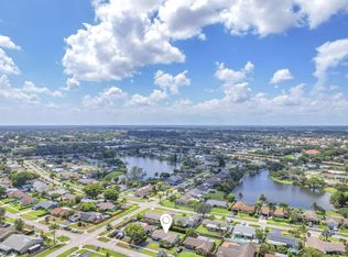 9511 Richmond Cir, Boca Raton, FL 33434