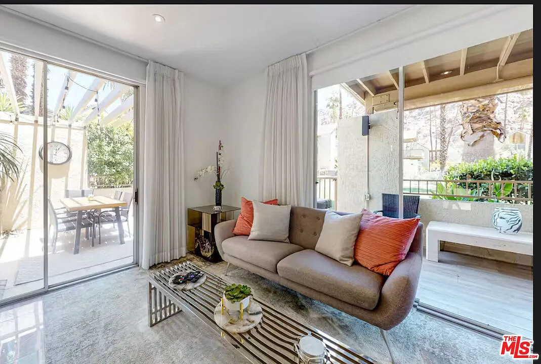 1 bed, 1.0 bath, 576 sqft, $3,500 — Photo 3