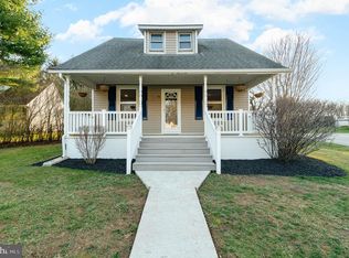 70 High St, Stewartstown, PA 17363