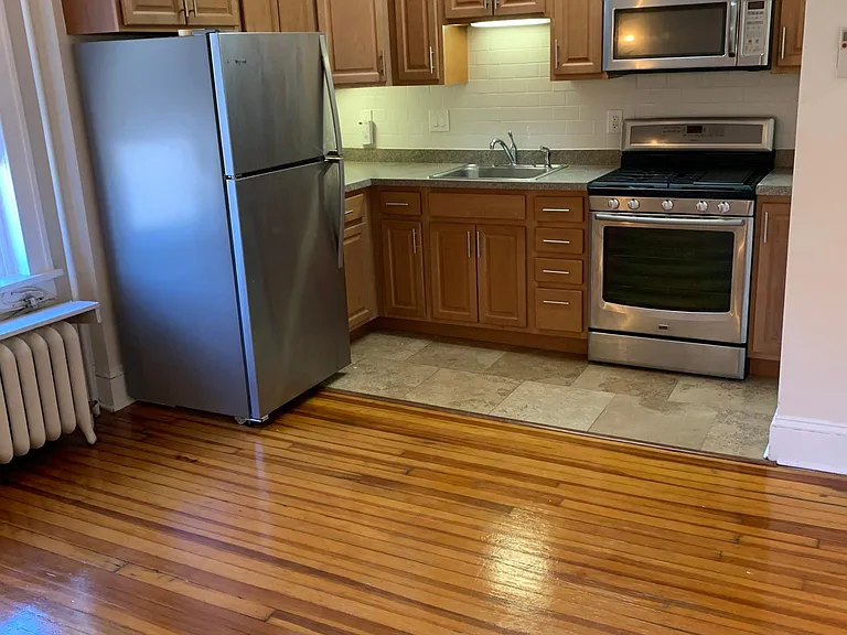 310 Washington Ave #5 — Photo 2