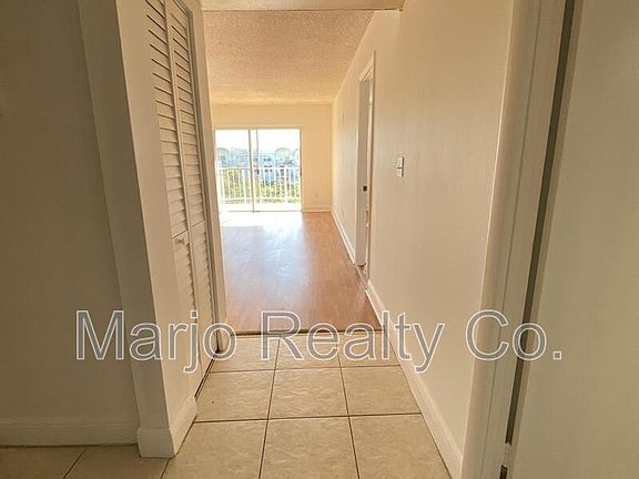 3rd image of 482 NE 165th St #A604