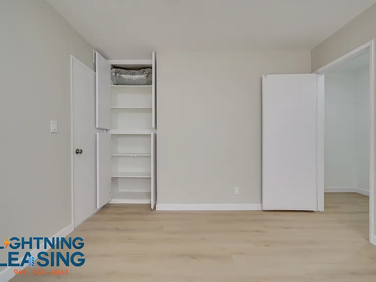 1035 N Hayworth Ave #110 — Photo 7