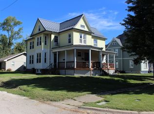 423 W Main St, Clinton, IL 61727