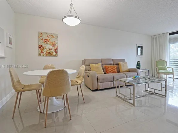 1100 Colony Point Cir APT 419, Pembroke Pines, FL 33026