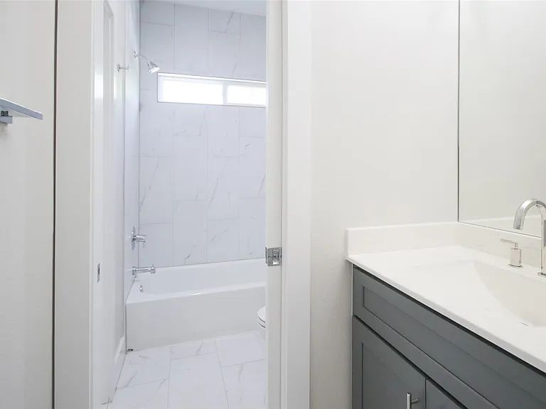 5113 Hershe St #B — Photo 24