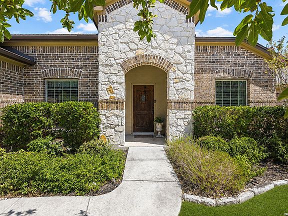 4th image of 108 WINDSOR DR